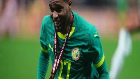 金载烈盛赞中国赛事能力卓越，国际滑联高度信任——央视新闻客户端播报