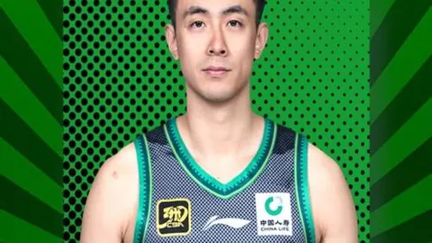 B费险失曼联巅峰之旅：忠诚红魔，两度濒临离队，誓要谱写辉煌新篇章